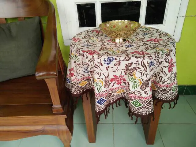 TAPLAK MEJA TAMU BULAT BATIK MOTIF CUIRI 1