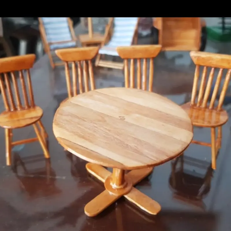 Miniatur meja makan 1:12 1