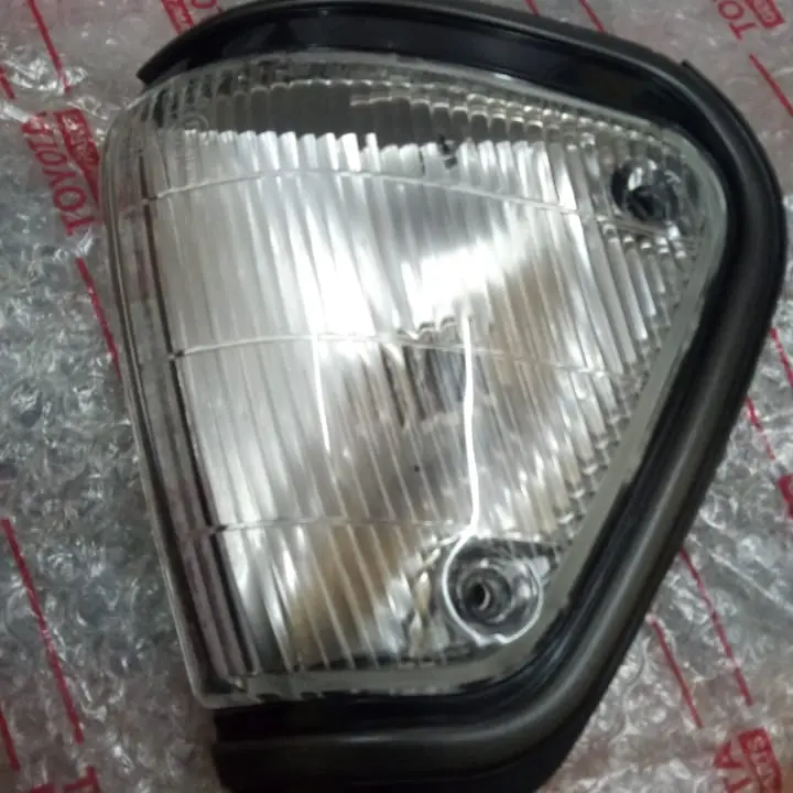 Lens, Parking & Clearance Lamp, Lh, Ori Toyota 81621-10050 Starlet