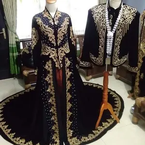 *sepasang baju pengantin jawa