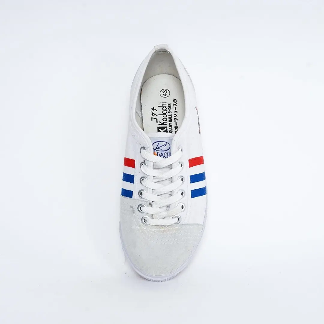 Sepatu Kodachi 8111 + Kaos kaki Old School - Paket MZ3
