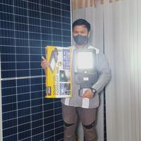 Gambar PJU Tenaga Surya Solar Cell All In One 1600lm | WAGAN FLOOD LIGHT 1600 dari gudangenergi Kota Bandung 4 Tokopedia