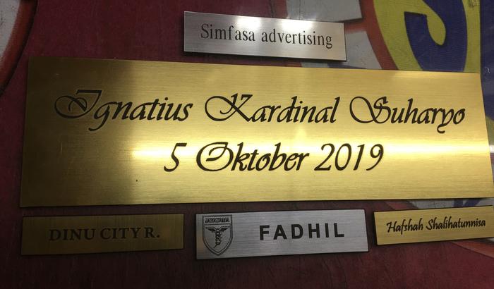 Gambar Grafir Laser | Name Plate | Laser Engraving | Souvenir dari Simfasa Adv Kota Depok Tokopedia