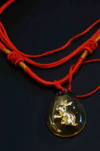 Kalung Shio Kelinci Liontin Fengshui Gold Foil