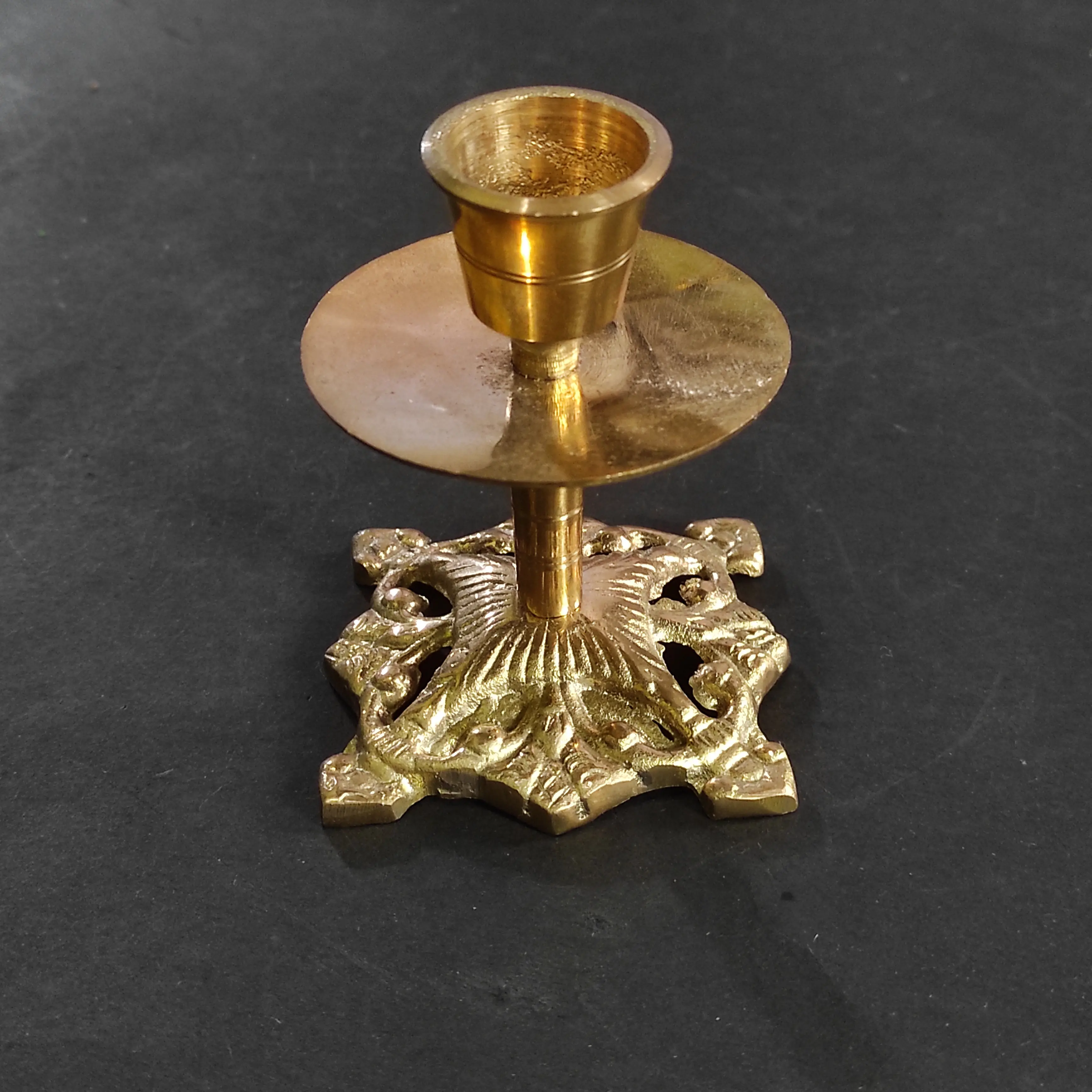Tempat Lilin Kuningan Motif Kaki Ukir/ Candle Holder - Polished Brass