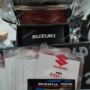 stiker suzuki dibawah stoplamp atau spakbor belakang
