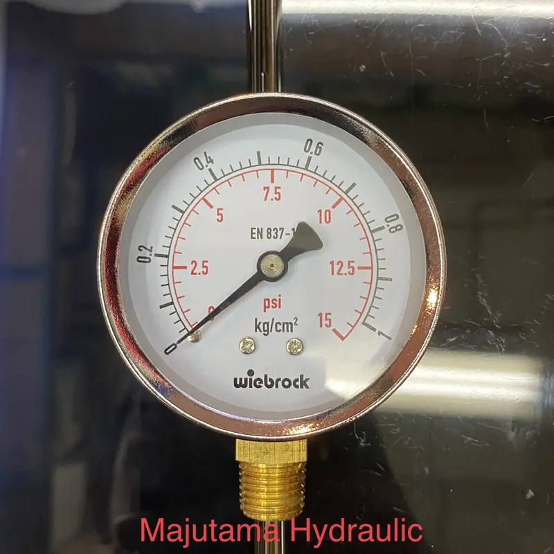 Pressure gauge//manometer 2,5 inch 1 bar(kg/cm2)black steel 1
