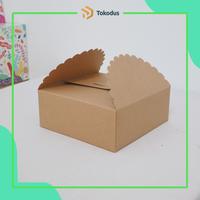 Gambar Tokodus Kardus Box Kotak Hampers, Kado, Gift Box 20x20x8 cm Kraft Paper Pita 30cm dari Tokodus TKI Kab. Bandung 3 Tokopedia