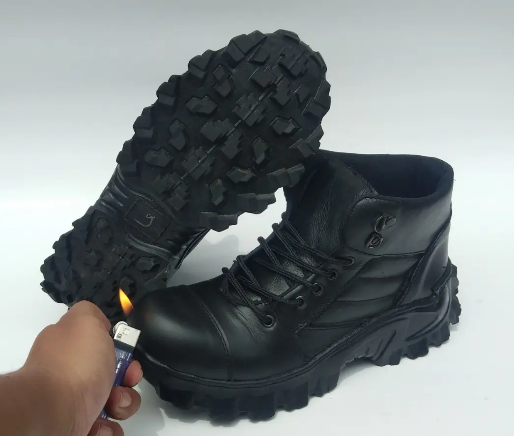SEPATU SAFETY BAHAN KULIT UJUNG BESI