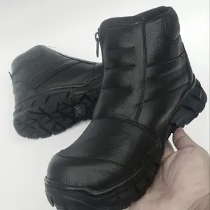 SEPATU SAFETY DUBAI BAHAN KULIT UJUNG BESI SOL KARET