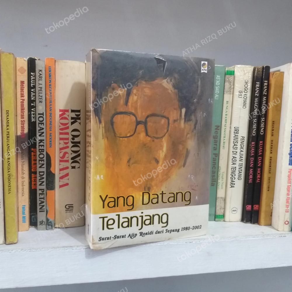 yang datang telanjang