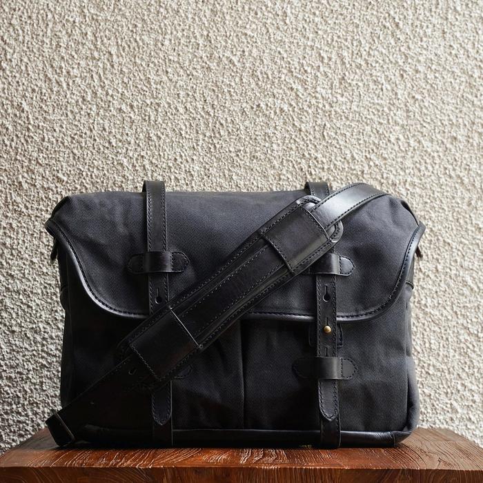 Gambar F.C. 15 Ash Waxed Twill Messenger Bag dari Letsdothis Indonesia Kota Depok Tokopedia