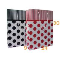 Gambar Tas Kertas Laminasi Polkadot Garis Belanja Kado Souvenir 24 x 9 x 30 dari Rahmah Tas Kertas dan Kemasan Kab. Sleman 4 Tokopedia