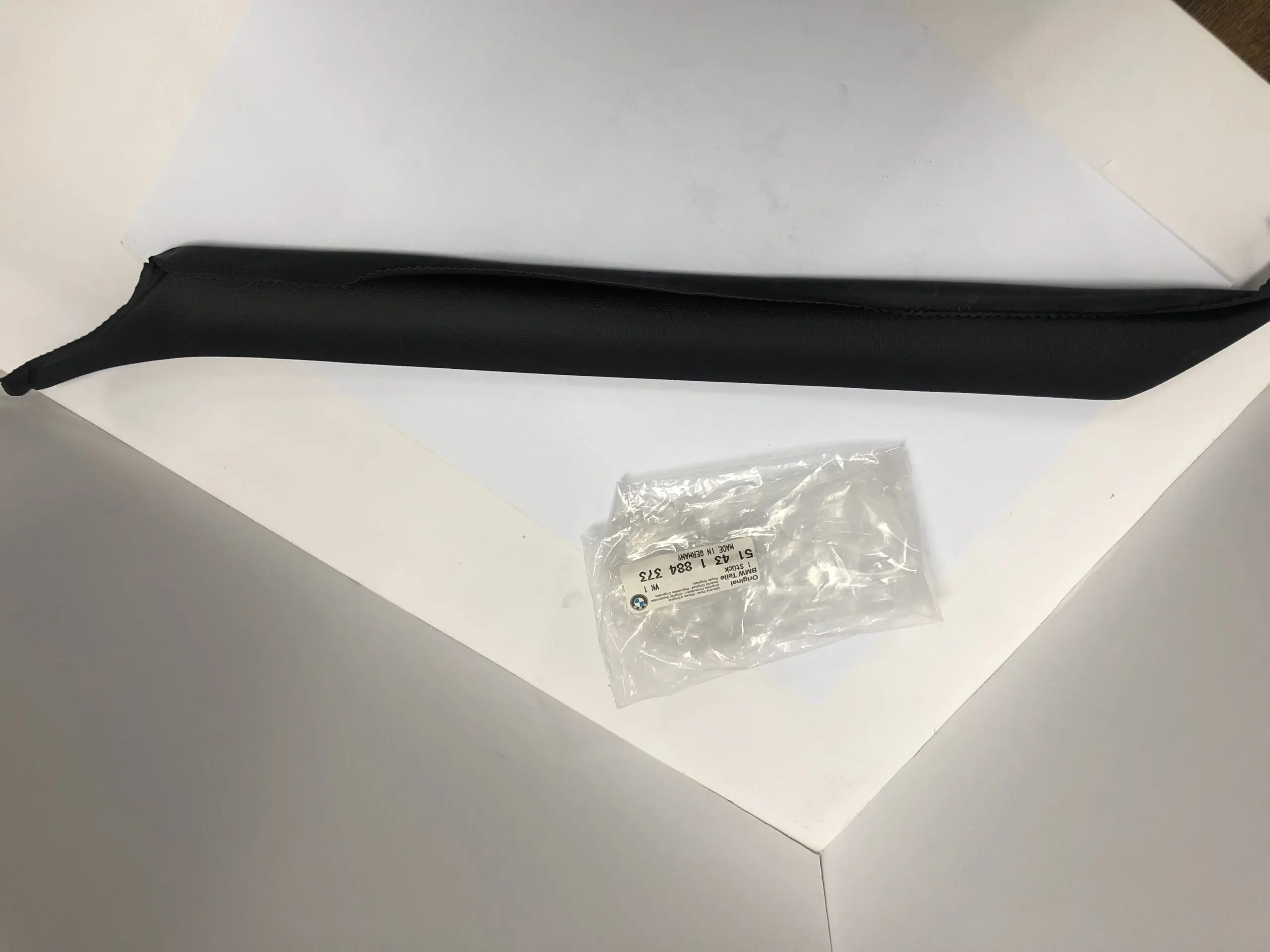 Original BMW E30 Pilar A Interior Hitam KIRI 51431884373