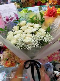 Gambar Hand Bouquet Bunga Kado Birthday Bunga Putih Buket Ultah Buket Mawar Fresh Bouquet Wisuda Anniversary Gaby Bella Florist dari Gaby Bella Florist Kota Administrasi Jakarta Selatan 3 Tokopedia