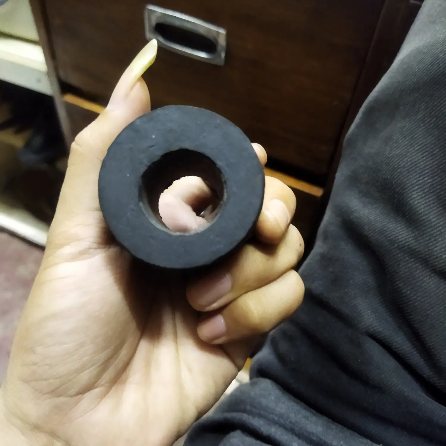 karet mounting / rubber mounting 50mm x 50mm x 25mm lubang bantalan