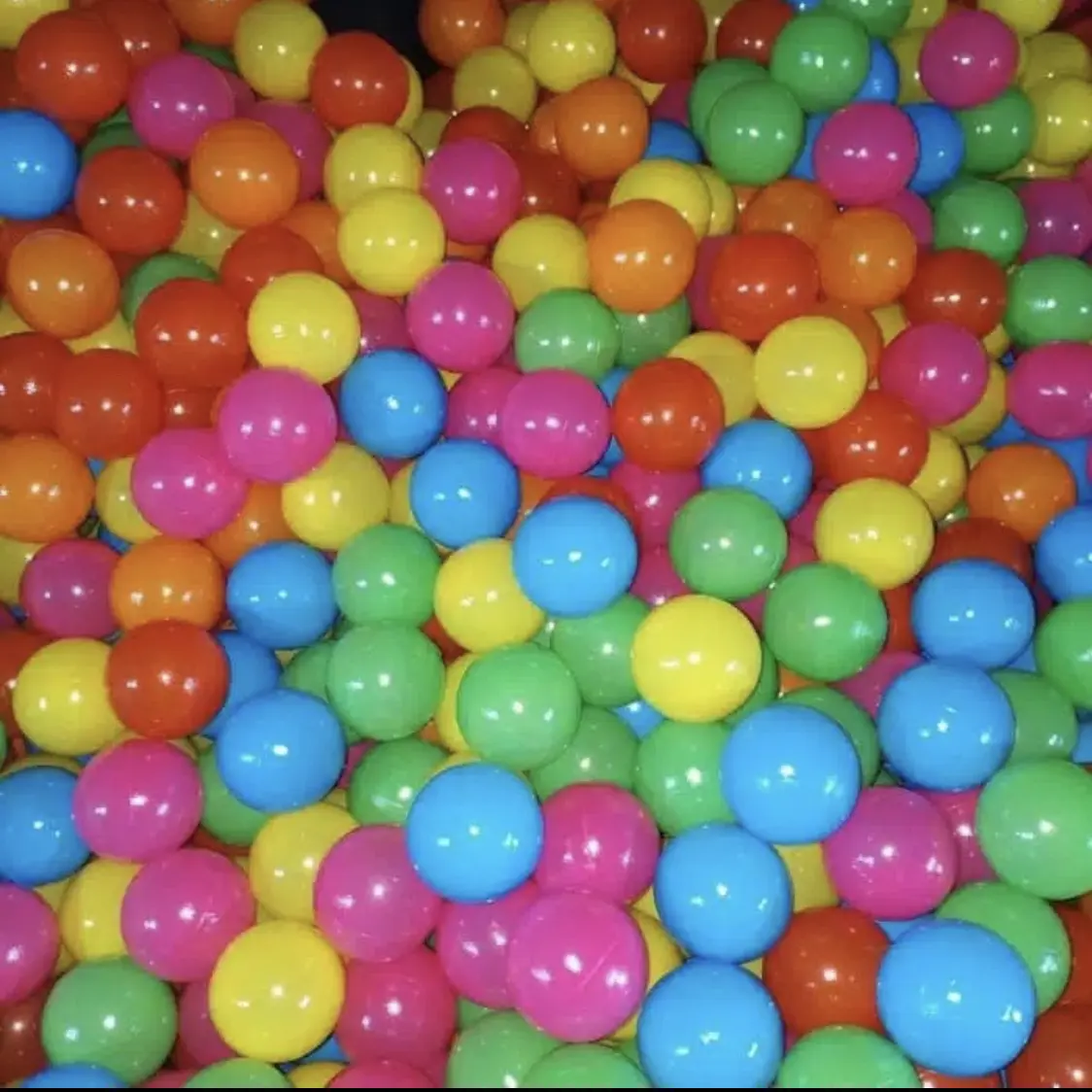 mainan anak mandi bola plastik isi 100 pcs