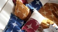 Gambar Batik Fractal Sarung Bantal Persegi Panjang Batik Bintang Warna Merah dari Batik Fractal Kota Bandung 3 Tokopedia