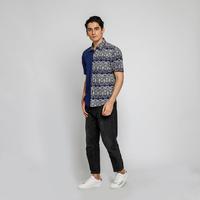 Gambar Batik Fractal Kemeja Pria Batik Motif Melik Fit To M (Two-Tone Shirt) dari Batik Fractal Kota Bandung 4 Tokopedia