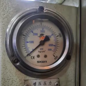 SKUN Pressure D4" 0-400 kg/cm2 drat 1/2" NPT Payung