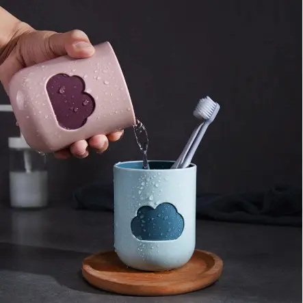 Tempat Sikat Gigi Toothbrush Caddy Travel / Gelas Kumur Traveling
