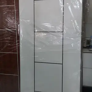 warna putih dengan motif garis yg menarik