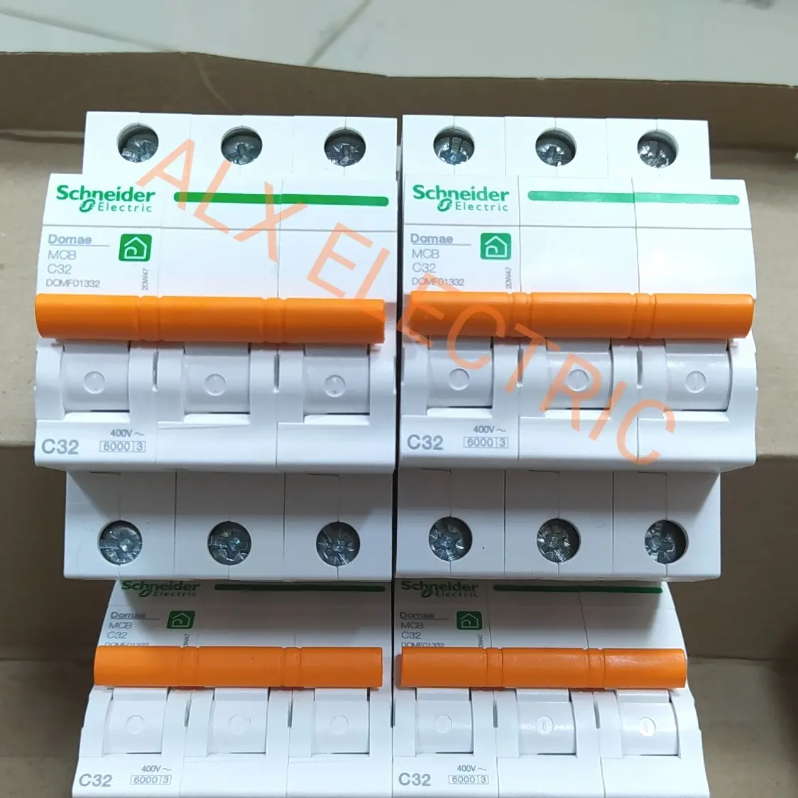 MCB SCHNEIDER DOMAE NEW 3P 32A 6KA DOMF01332