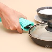 Gambar [BUNDLE] Safe Me Sarung Tangan Oven / Tatakan Silikon Multifungsi - Biru dari Safe Me Kota Administrasi Jakarta Utara 5 Tokopedia