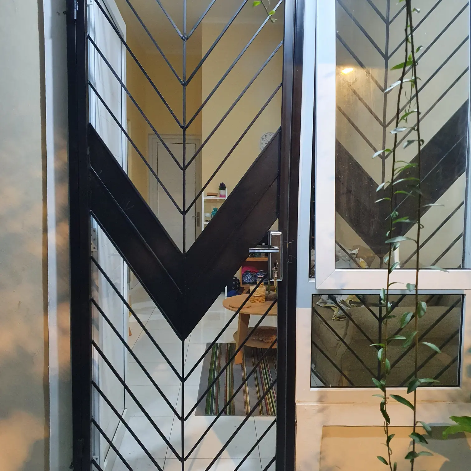 Teralis Pintu Kasa Nyamuk Motif Bunga Dunia Teknik - Besi Nako Kotak 12