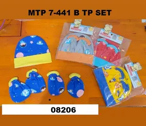 Topi, Sarung Tangan, Kaos Kaki Bayi Set Mami mu