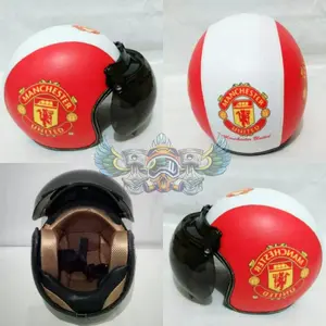 HELM RETRO BOGO MANCHESTER UNITED