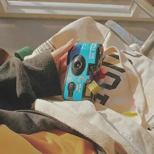 Lomography Simple Use Reloadable Film Camera (Color Negative 400)