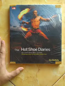 Buku Fotografi - The Hot Shoe Diaries by Joe McNally