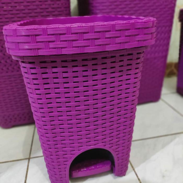 Gambar tong sampah injak ungu dari Erelluxe Kab. Bekasi Tokopedia