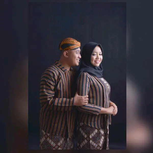 Baju Preweding Lurik Adat Jawa Kebaya + Surjan Bonus Blangkon Batik 0