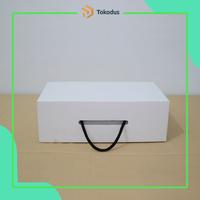 Gambar Dus Sepatu Cantik + Tali Berkualitas dan Murah Meriah ukuran 29 x 16 x 10cm - Tokodus TKI - Tali Hitam dari Tokodus TKI Kab. Bandung 1 Tokopedia