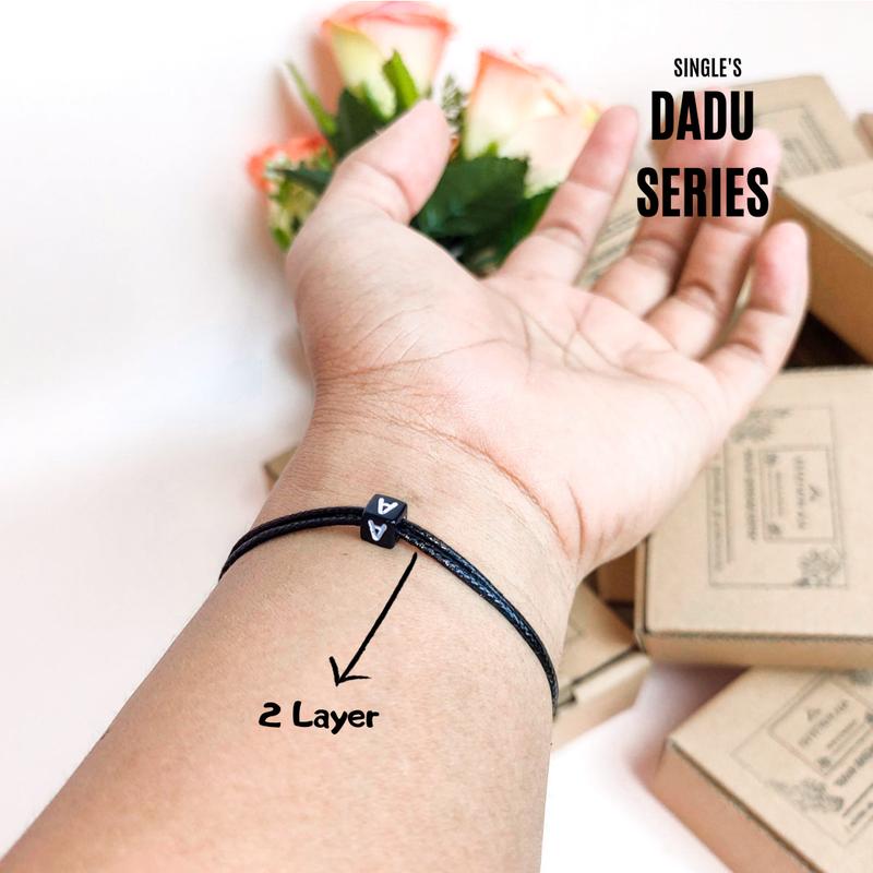 Gelang Tali Inisial Nama Huruf Dadu Custom Pria Wanita Couple Sahabat 2