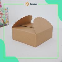 Gambar Tokodus Dus Box Gift Kado Hampers Kraft Paper 20x20x8cm Pakai Pita Kualitas Terbaik - Pita Merah dari Tokodus TKI Kab. Bandung 3 Tokopedia