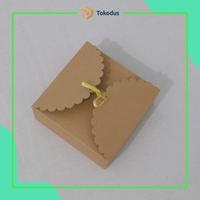 Gambar Tokodus Dus Box Gift Kado Hampers Kraft Paper 20x20x8cm Pakai Pita Kualitas Terbaik - Pita Merah dari Tokodus TKI Kab. Bandung 4 Tokopedia