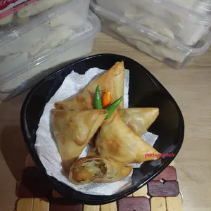 Chicken Frozen Samosa, 1 pack isi 10pcs