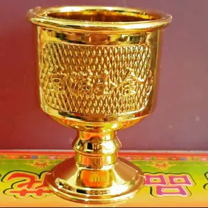 cangkir kaki kroum emas