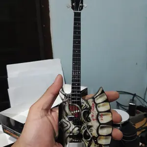 Miniatur Bass Axe Skull Gene Simmons kiss