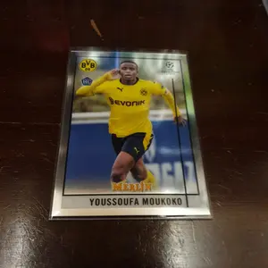 Kartu bola dortmund moukoko rookie topps chrome merlin 2021