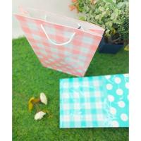 Gambar Tas Kertas Laminasi Polkadot Kotak Belanja Kado Souvenir 19 x 7 x 32 dari Rahmah Tas Kertas dan Kemasan Kab. Sleman 3 Tokopedia