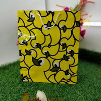 Gambar Tas Kertas Laminasi Motif Anak Bebek Belanja Kado Souvenir 24 x 9 x 30 dari Rahmah Tas Kertas dan Kemasan Kab. Sleman 2 Tokopedia