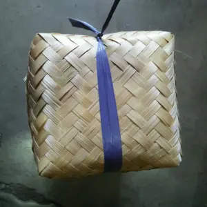 besek bambu bali 10* 10 cm
