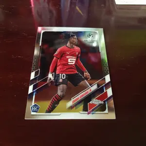 Kartu bola eduardo camavinga rookie topps chrome 2021