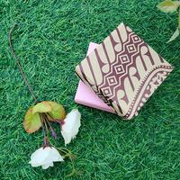 Gambar Kotak Hadiah Kecil Karton Tebal Kado Ulang Tahun Motif 8 x 8 x 3 dari Rahmah Tas Kertas dan Kemasan Kab. Sleman 3 Tokopedia