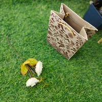 Gambar Tas Kertas Kraft Ringan Kecil Belanja Hadiah Kado 11 x 6,5 x 17 dari Rahmah Tas Kertas dan Kemasan Kab. Sleman 3 Tokopedia