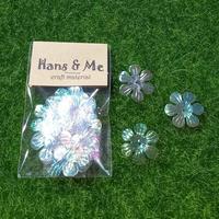Gambar Payet Manik Bunga Lily 25mm Transparan Gradasi dari Hans and Me Kota Administrasi Jakarta Barat 1 Tokopedia